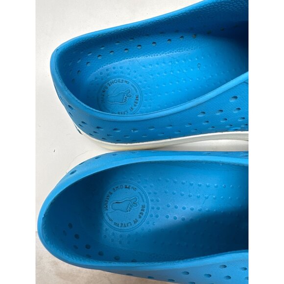Native Jefferson Blue Perforated Slip-On Shoes With White Rubber Toe Cap Size J6 - Picture 6 of 8